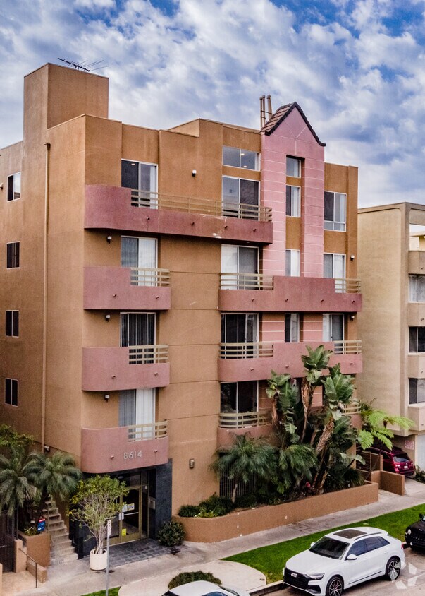 8614 Burton Way Apartments Apartments in Los Angeles, CA