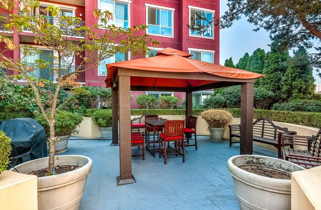 Building Photo - Asia Condominiums - 2 bedrooms