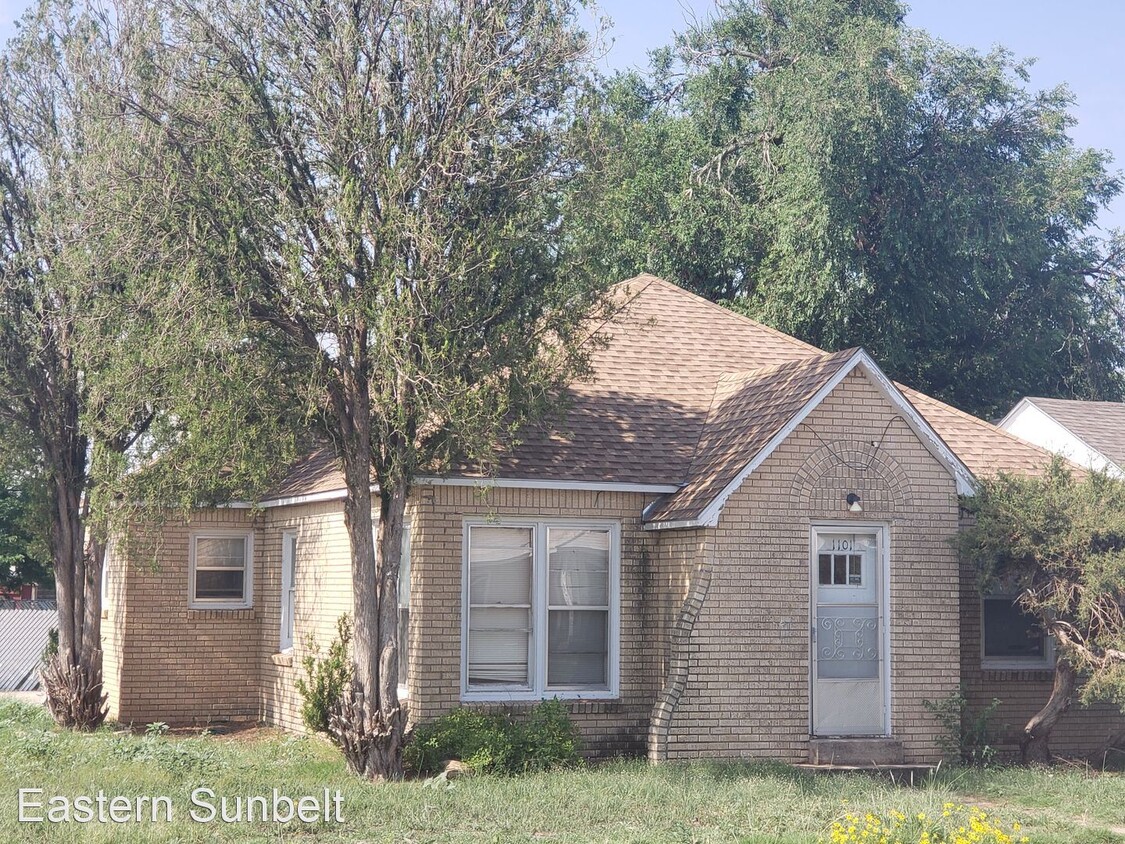 Foto principal - 3 br, 1 bath House - 1101 West University