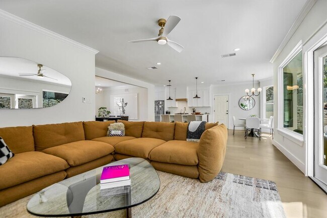 Building Photo - 6300 Bon Terra Dr