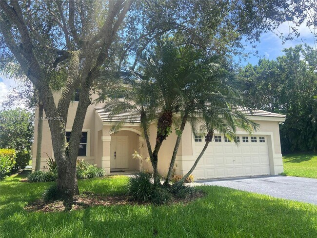 Building Photo - 241 E Bayridge Dr