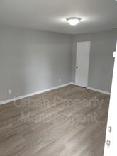 Building Photo - 307 S Pkwy E