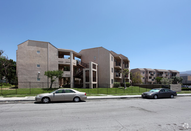 Building Photo - Canyon Villas Senior Apartments