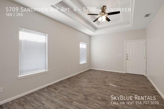 Foto del edificio - 5709 Sandpiper Ave