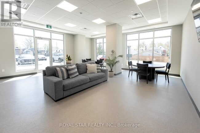 Photo du bâtiment - 118 West St