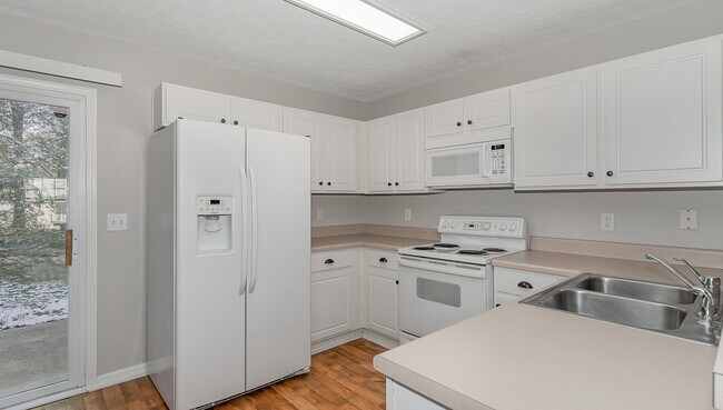 Foto del edificio - 708 Flintlock Ct