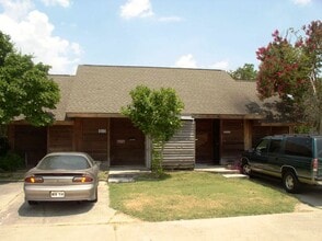 Building Photo - 8462 Bayou Fountain Ave