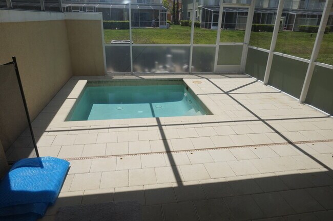 Foto del edificio - Spacious 3 Bed 3 Bath Townhome with Pool