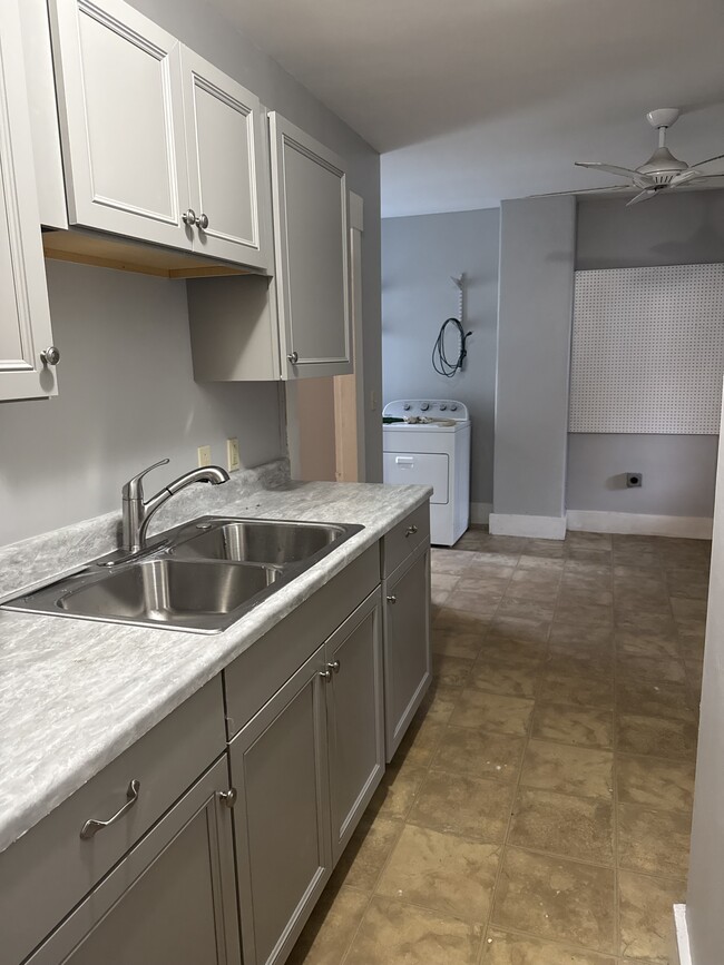 Kitchen - 4 Park St