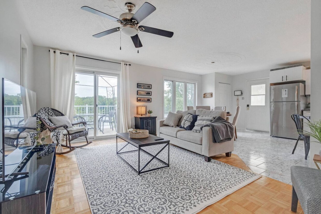 Primary Photo - 306 Rue Riviera