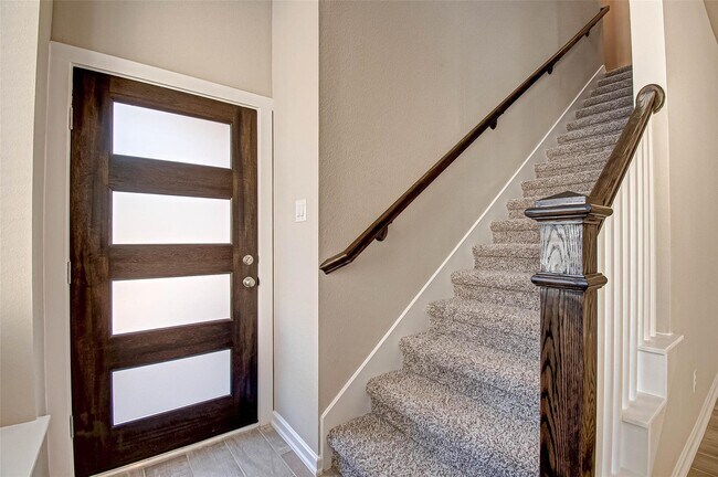 Foto del edificio - 315 N Spotted Fern Dr