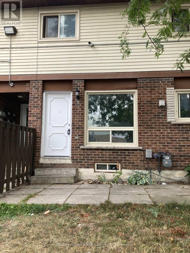 Building Photo - 255-255 Porter St