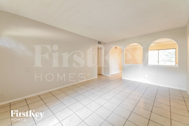 Foto del edificio - 1205 Colony Dr