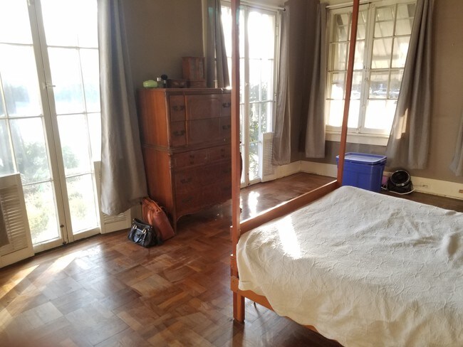 Bedroom 1 - 682 N Barksdale St