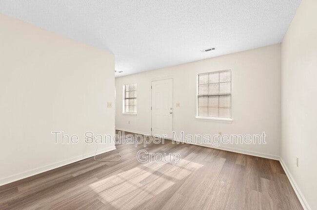 Photo - 1202 Bexley St Apartment