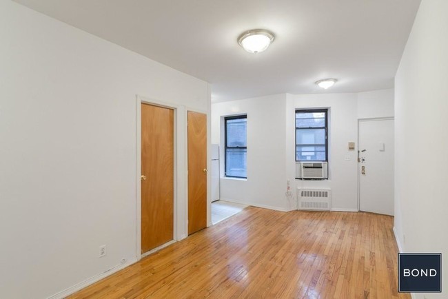 Building Photo - 2 Bedroom in the E 60's