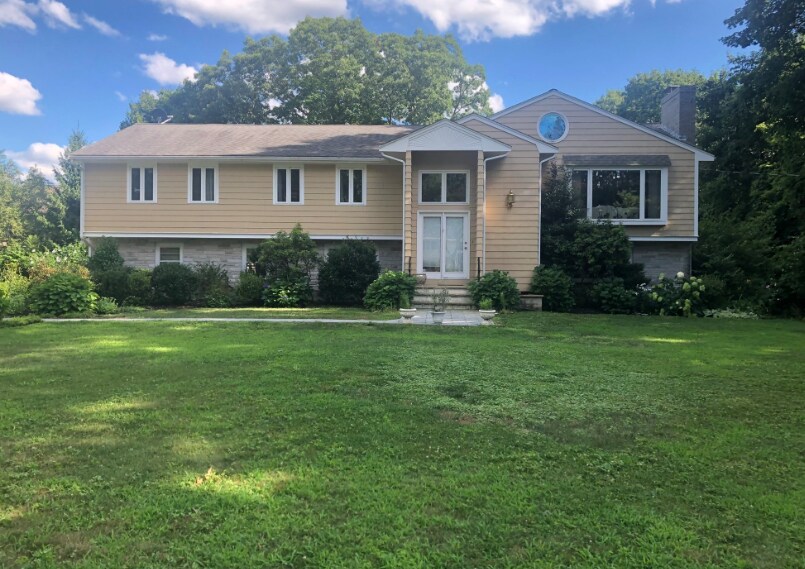 Primary Photo - 103 Sherburn Cir