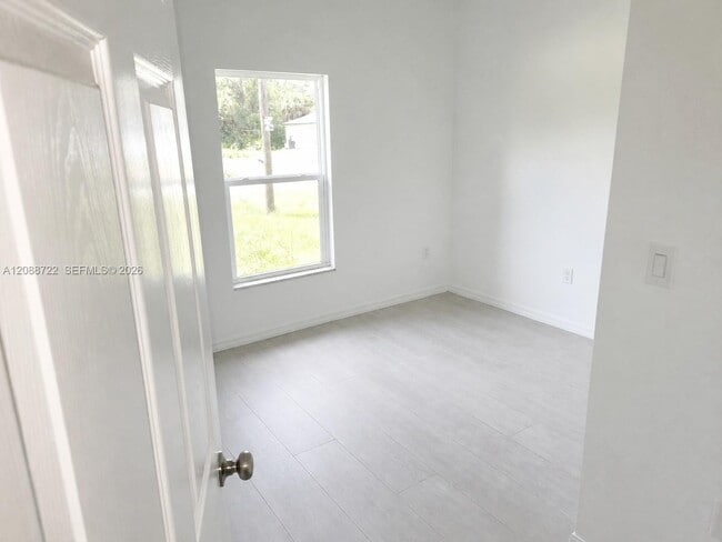 Building Photo - 608 Kleinart Dr