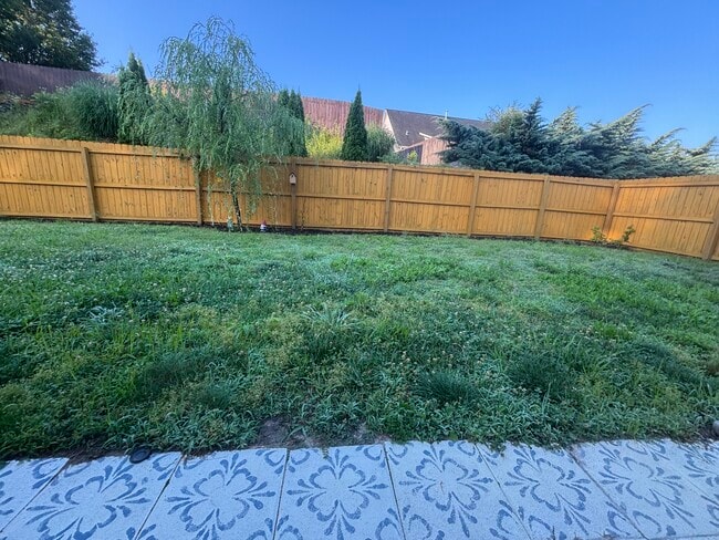 Foto del edificio - 132 Creekwalk Ln