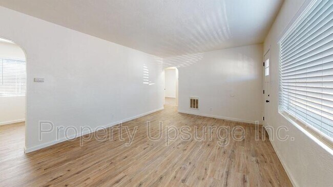 Foto del edificio - 2426 Court St
