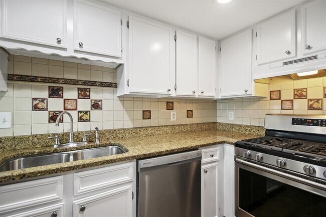 Foto del edificio - 536 Granite Ridge Pl