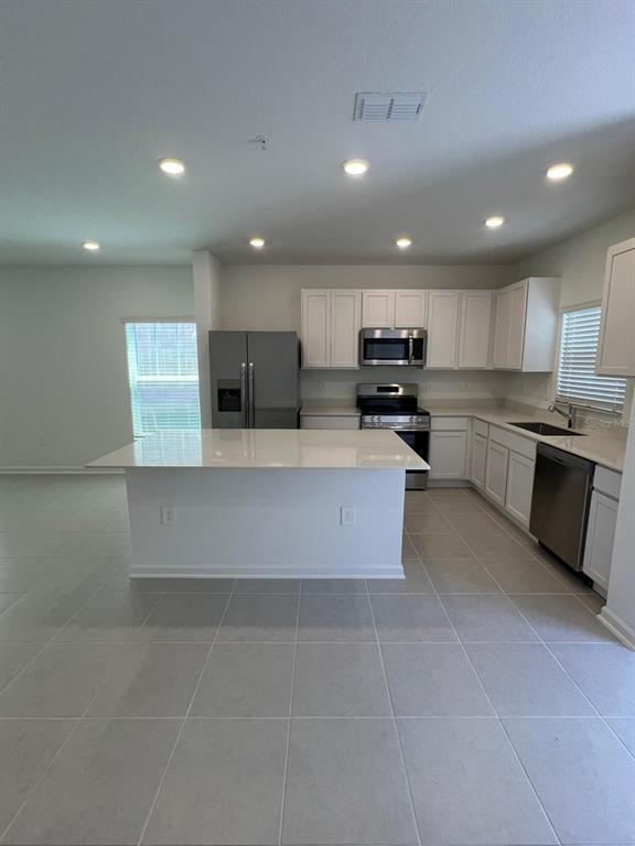 Building Photo - 7318 Ivy Tendril Ave
