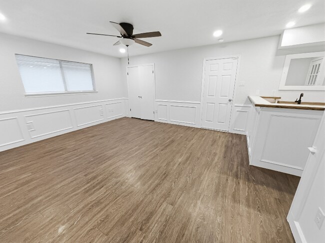 Building Photo - 2409 Castle St