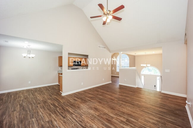 Building Photo - 2040 Club Bay Dr