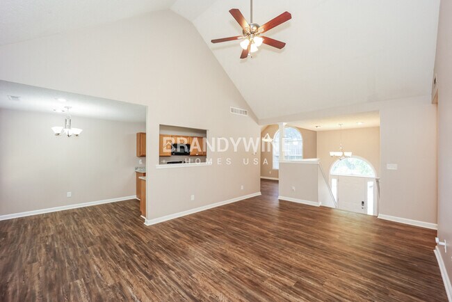 Foto del edificio - 2040 Club Bay Dr