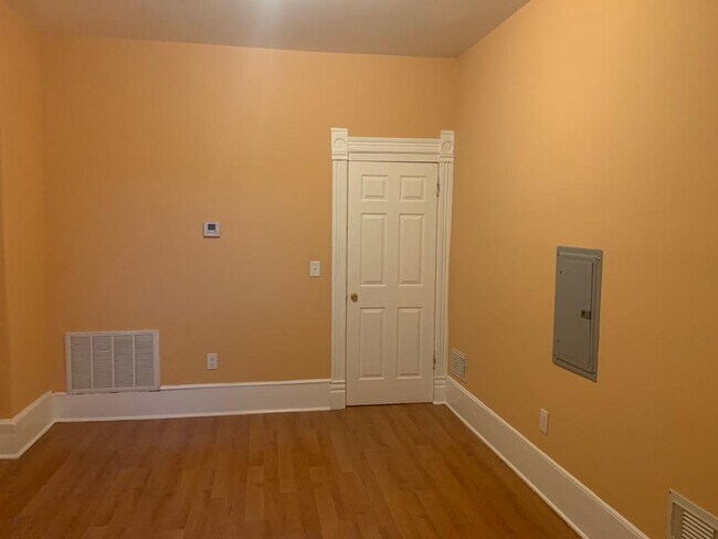 Foto del edificio - 53 Chestnut Avenue