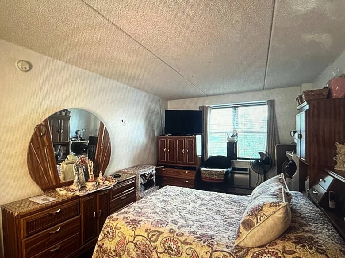 Foto del edificio - 79-14 Rockaway Beach Blvd