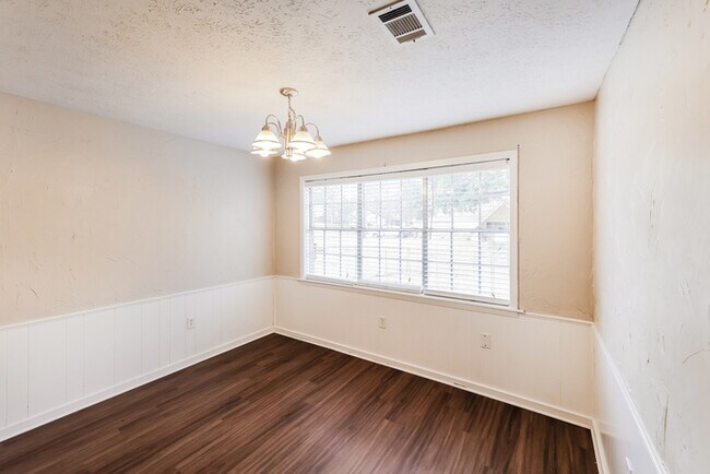 Foto del edificio - 1626 Edgewood Pl