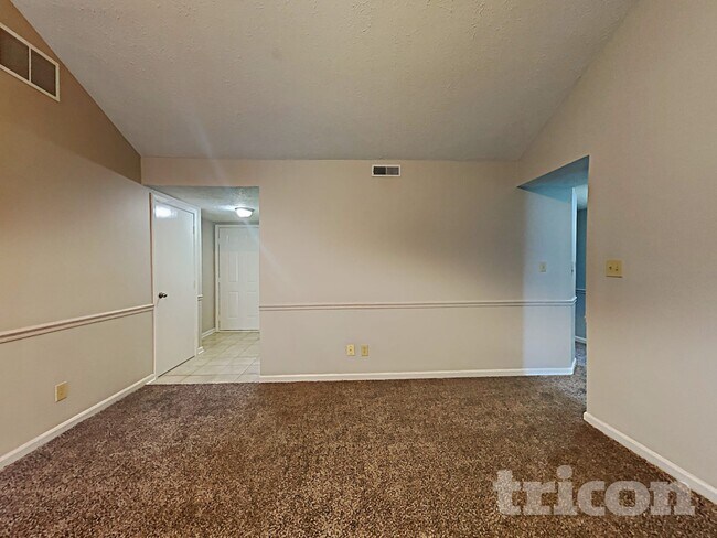 Building Photo - 572 San Ricardo Dr