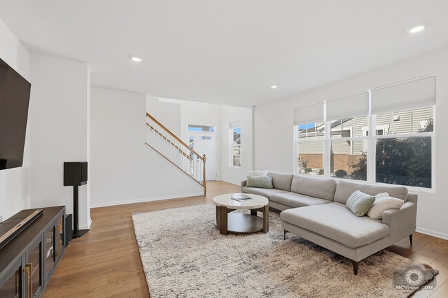 Building Photo - 12629 S Potomac Dr