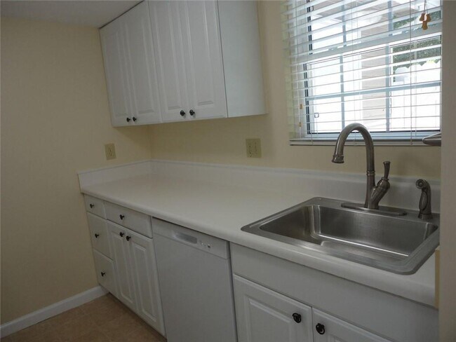 Building Photo - 403 Northdale Rd