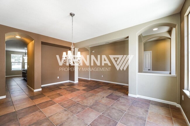 Building Photo - 1014 Waterford Dr
