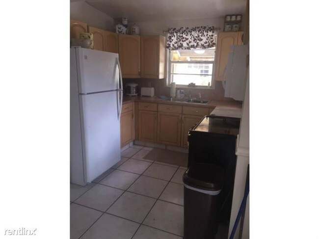 Building Photo - 3 br, 2 bath House - 1036 SW 68th Ct