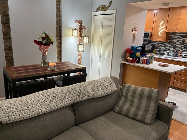 Foto del edificio - 455 W Grant Pl