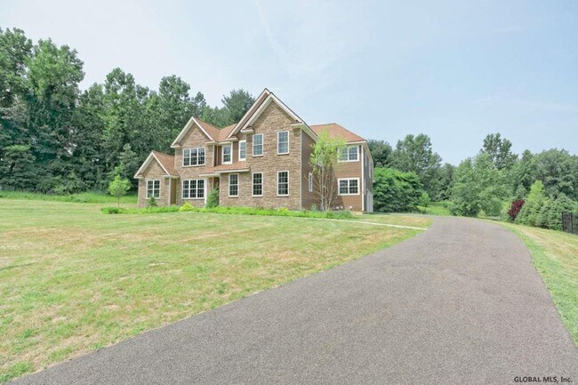 Foto del edificio - 909 Sussex Ct