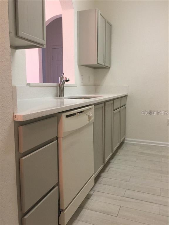 Foto del edificio - 7675 Comrow St