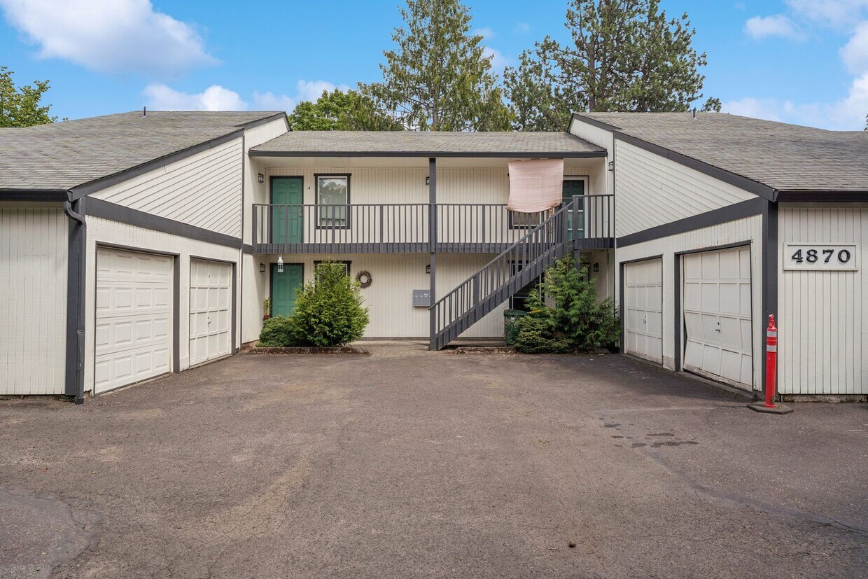 Foto principal - 4870 SW Main Ave