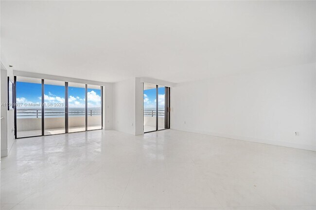 Foto del edificio - 151 SE 15th Rd