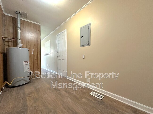 Foto del edificio - 3615 Midfield Dr
