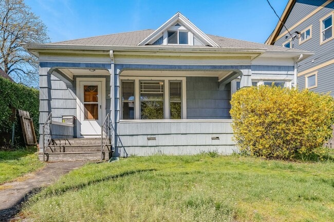 Charming 2-bedroom, 1-bath home in Portland's Humboldt neighborhood! - Charming 2-bedroom, 1-bath home in Portland's Humboldt neighborhood!