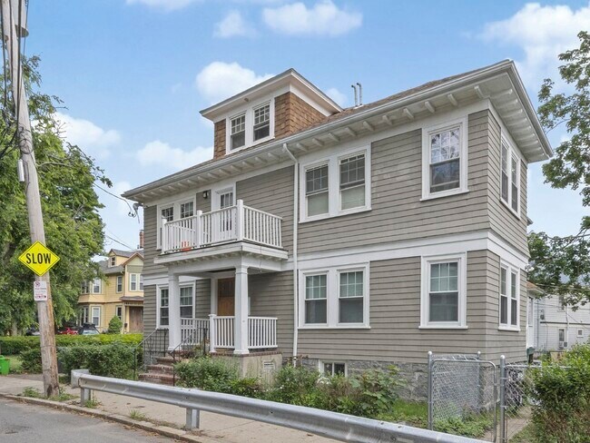 Foto del edificio - 195 Savin Hill Ave