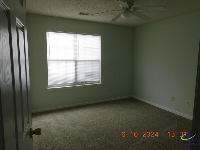 Building Photo - 114 Kentshire Ln