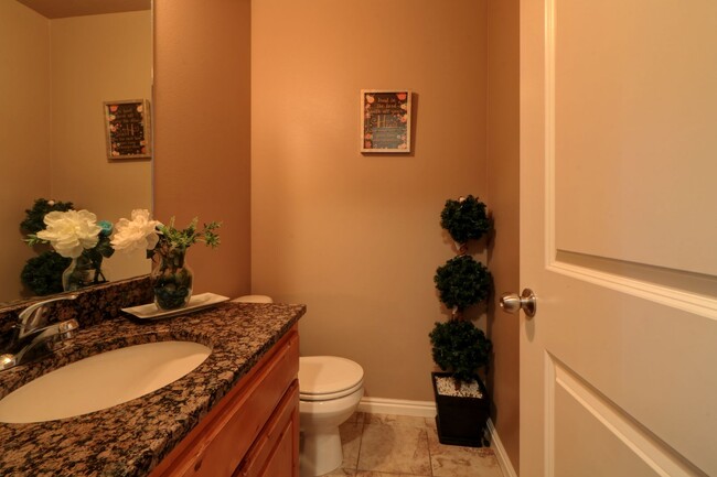 Foto del edificio - 3 bedroom 2.5 bath townhome in Orem