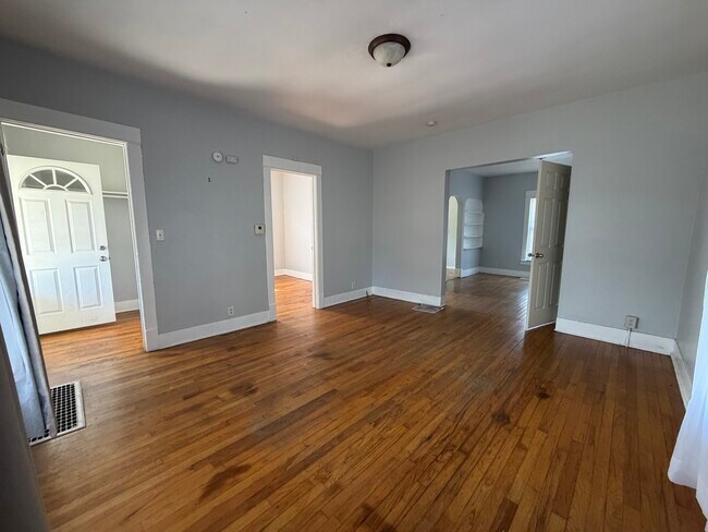 Foto del edificio - 1026 W Grove St