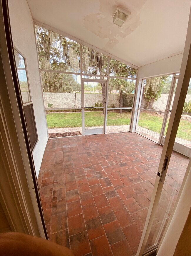 Foto del edificio - 3901 Penrod Ln