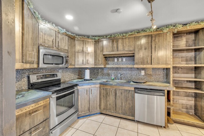 Foto del edificio - 4439 E Wood St